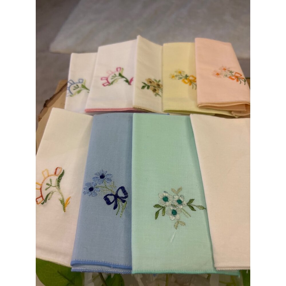 Vintage Embroidered Hankies Lot of 9 Floral Pastel Hankies Cottagecore Bridal - Picture 2 of 14